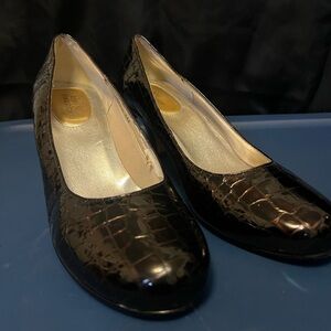 Ross Hommerson croc textured heels